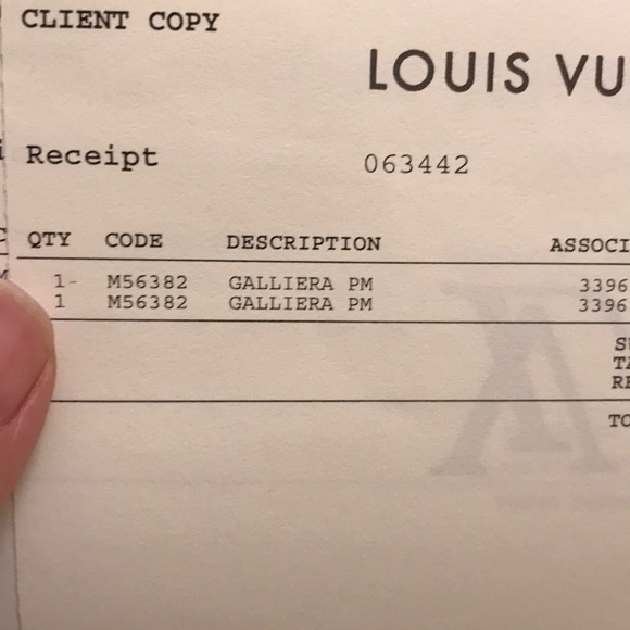 Louis Vuitton Purse - Picture 7 of 8